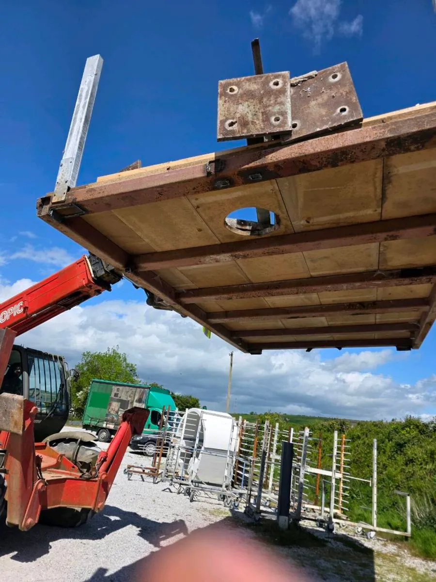 Raised platform - Image 3
