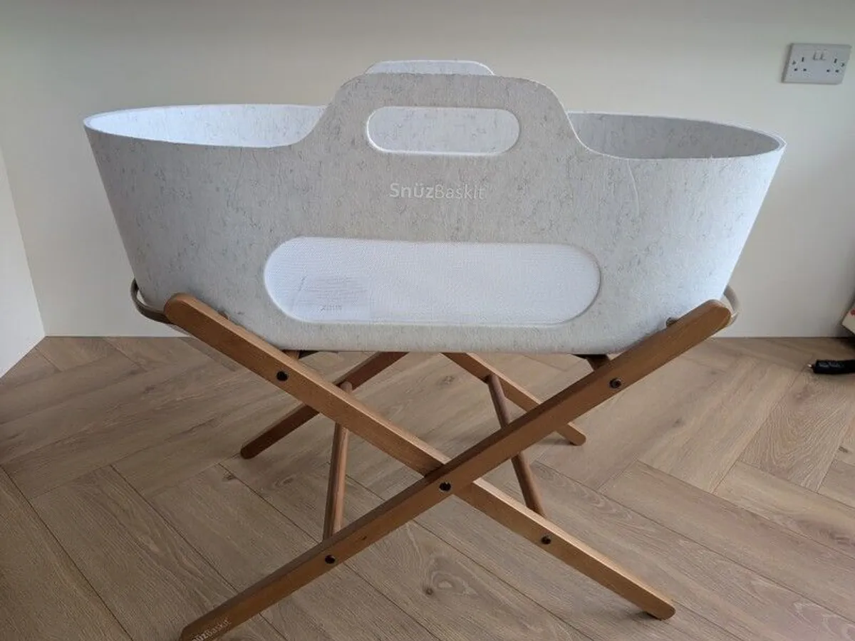 SnuzBaskit Moses Basket & Stand - Image 1