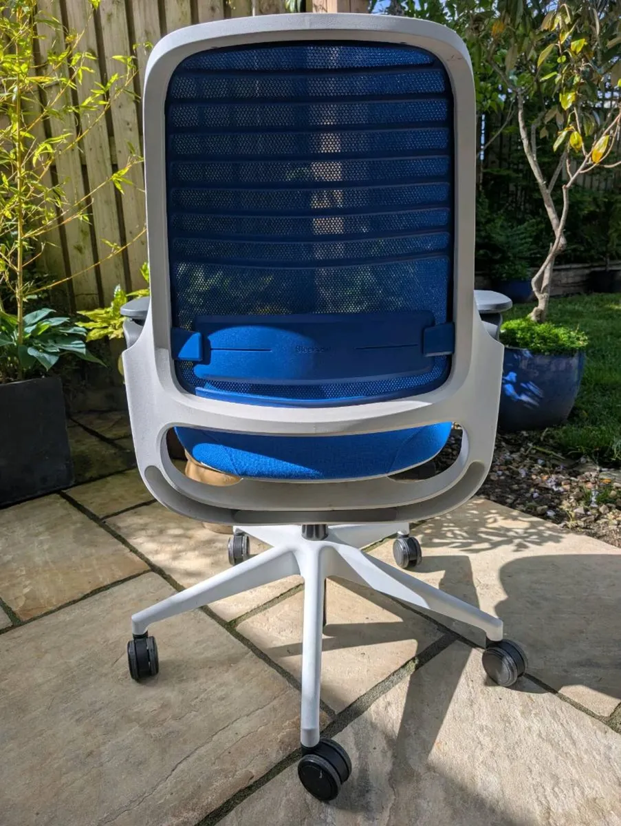 Ergonomic office chair - Image 2
