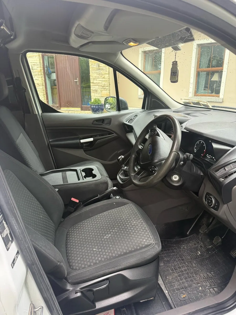 2019 Ford transit connect LWB - Image 3