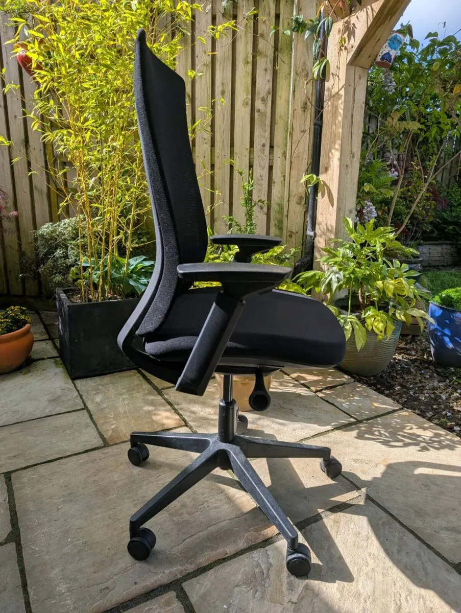 Ergonomic office chair - Image 3