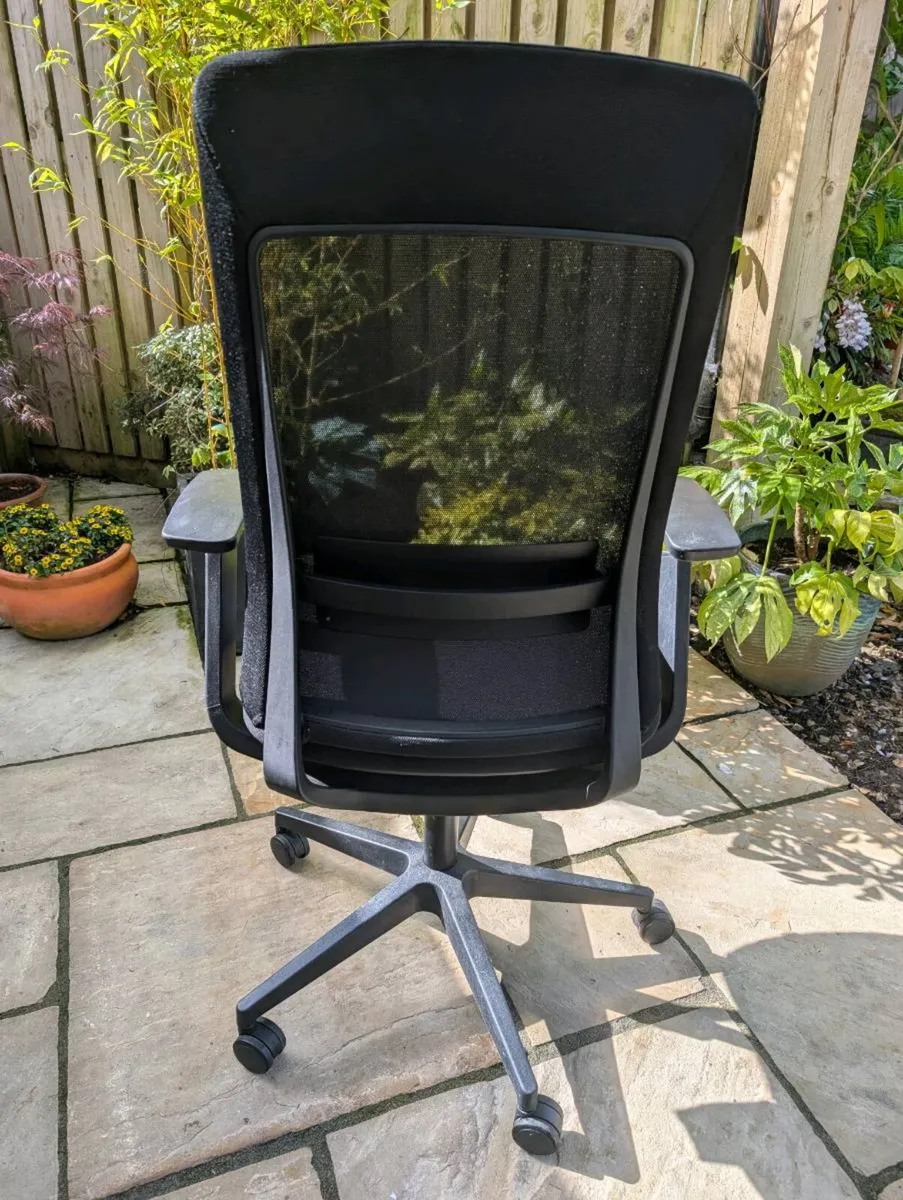 Ergonomic office chair - Image 4