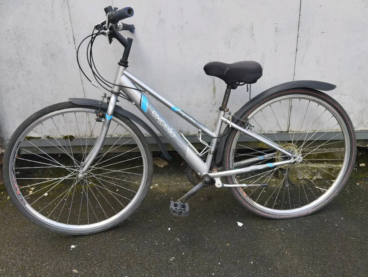 Ladies 28inch hybrid - Image 3