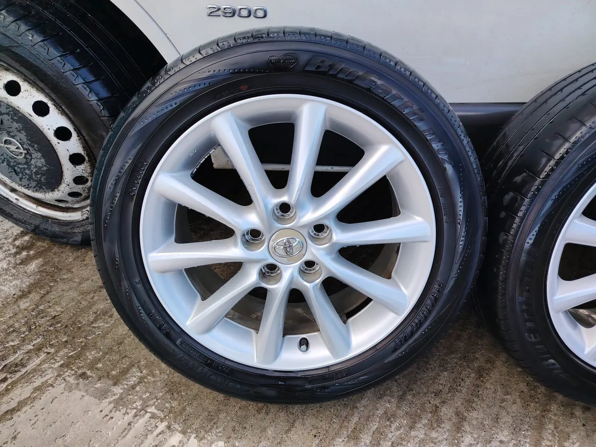 17" Toyota alloy wheels - Image 4