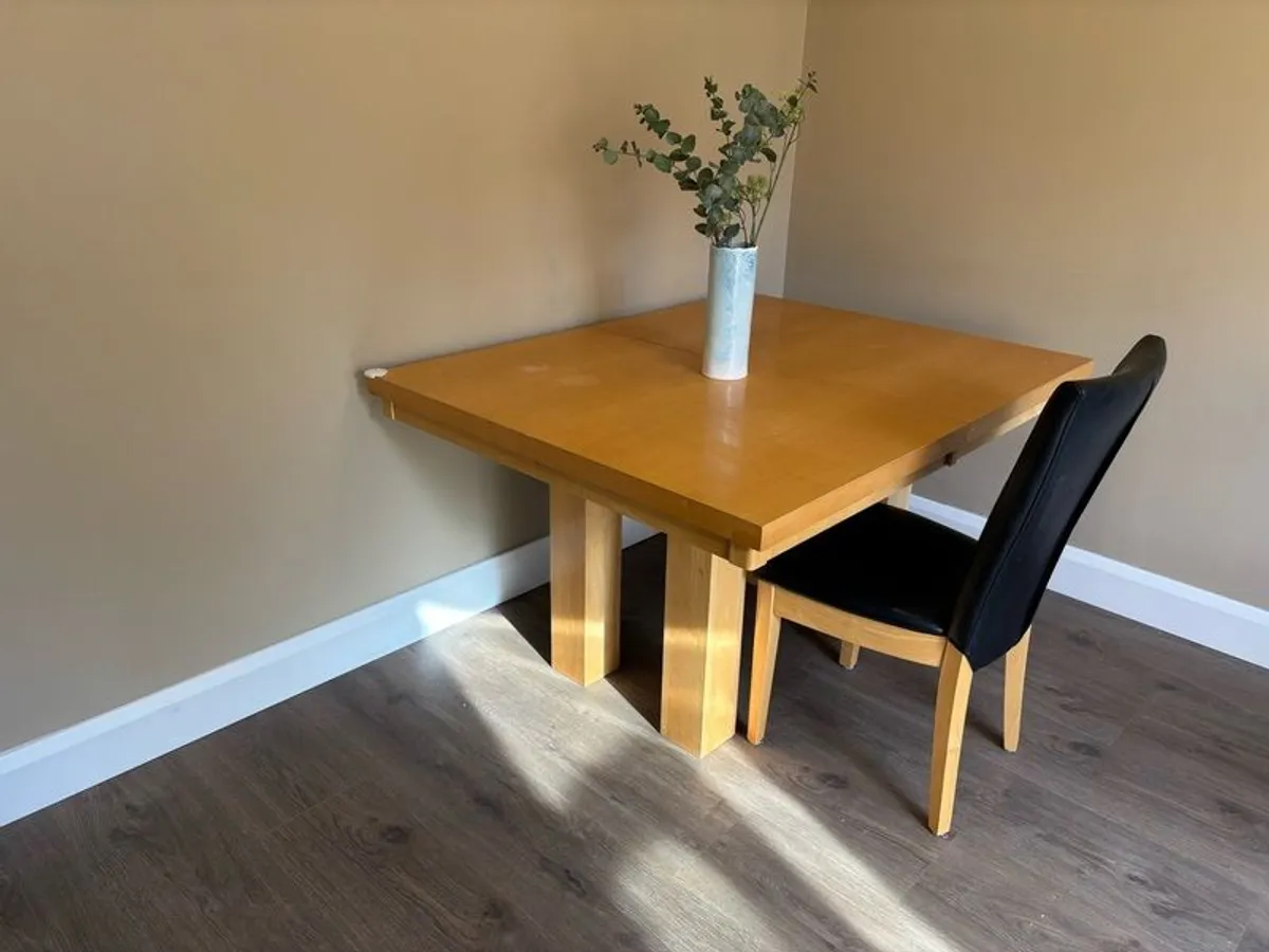 Extendable table - Image 1