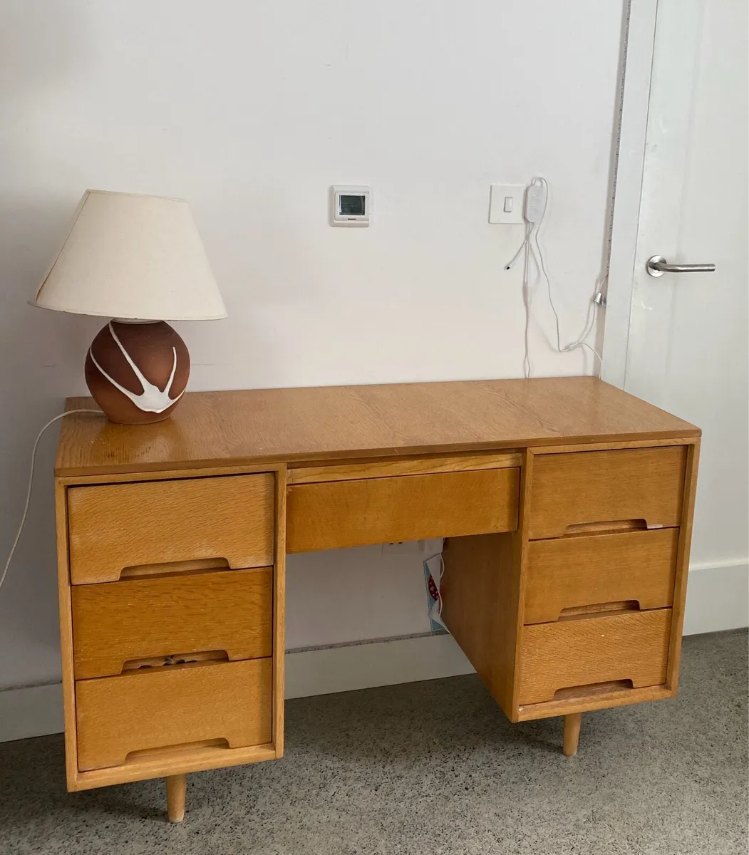 Desk - Image 2
