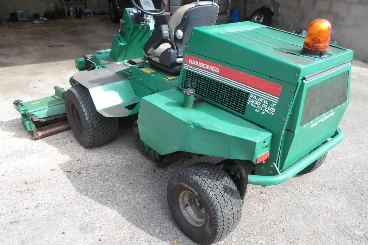 lawnmower - Image 3