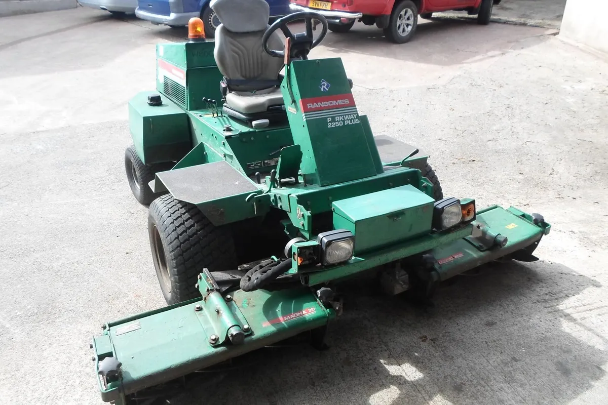 lawnmower - Image 4