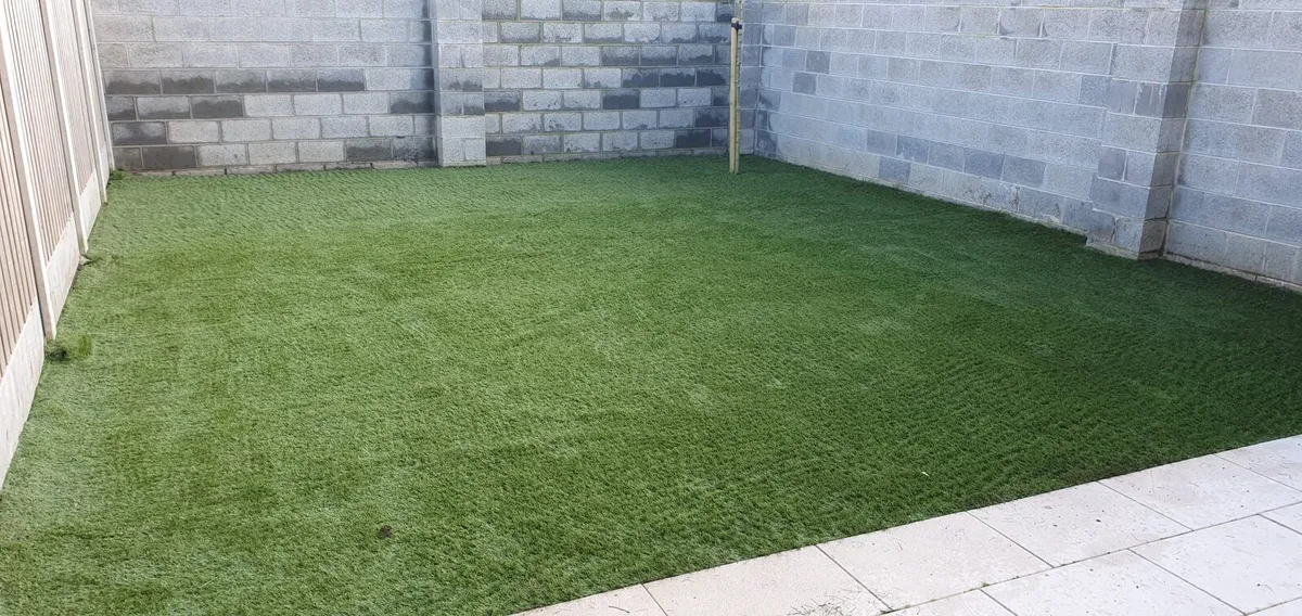 Artificial grass available for delivery - Image 4
