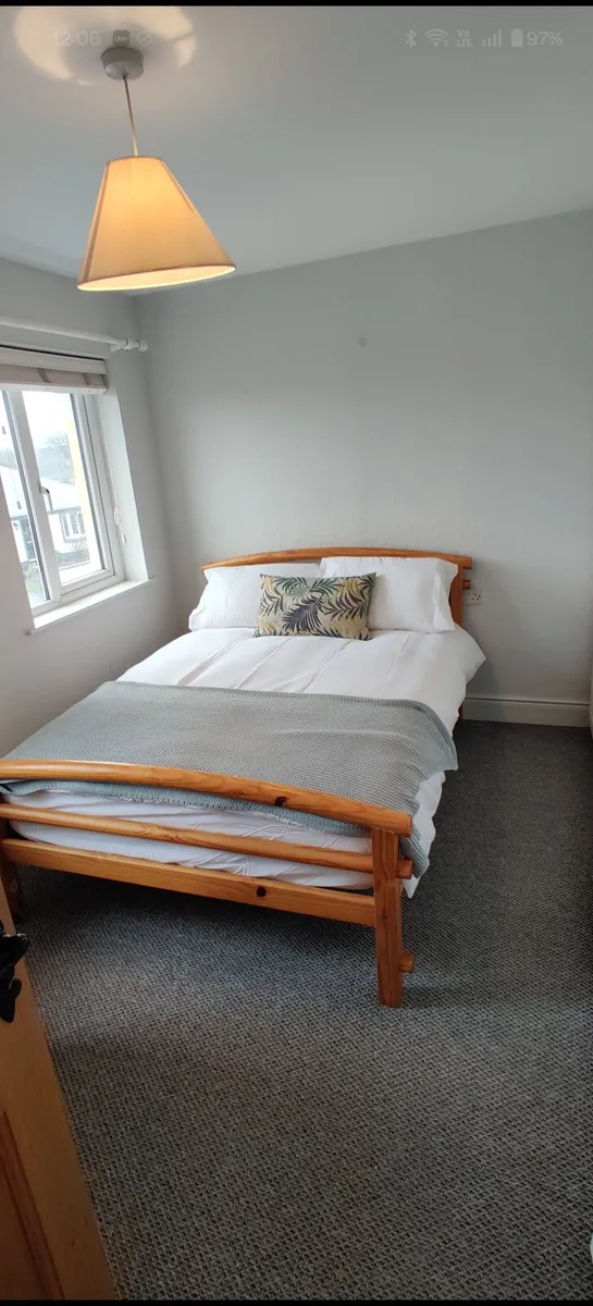 4ft 6 Double Bedframe with mattress