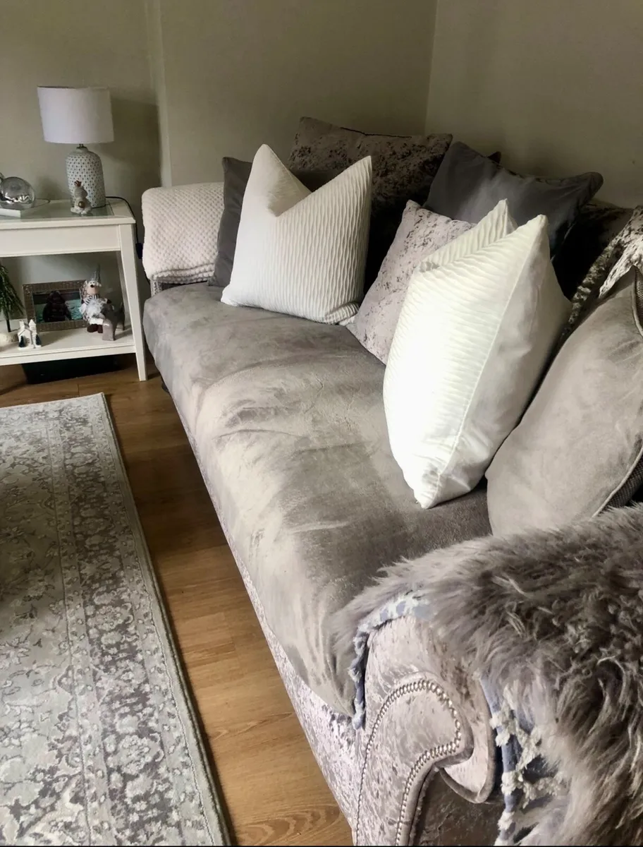 Sofa & swivel chair - Image 3