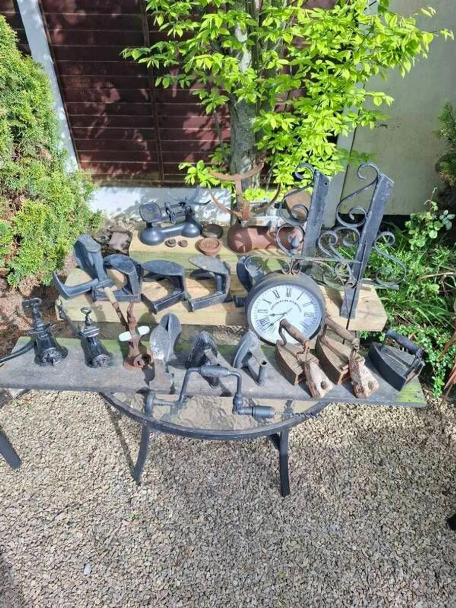 Antique cast iron - Image 1