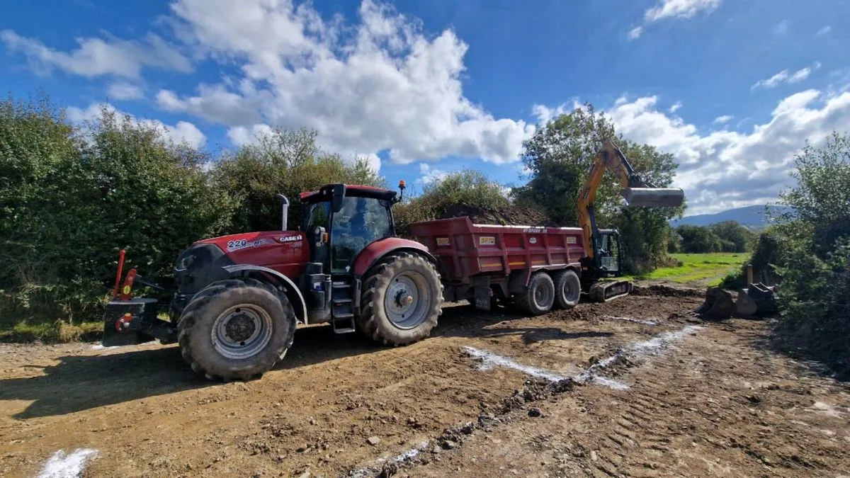 Tractor and 20 Ton dump trailer for hire - Image 2
