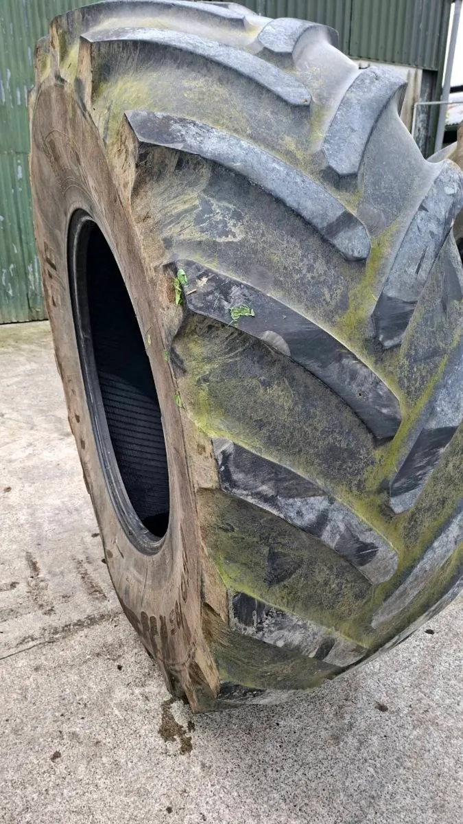 Michelin 650 85 R38 - Image 2