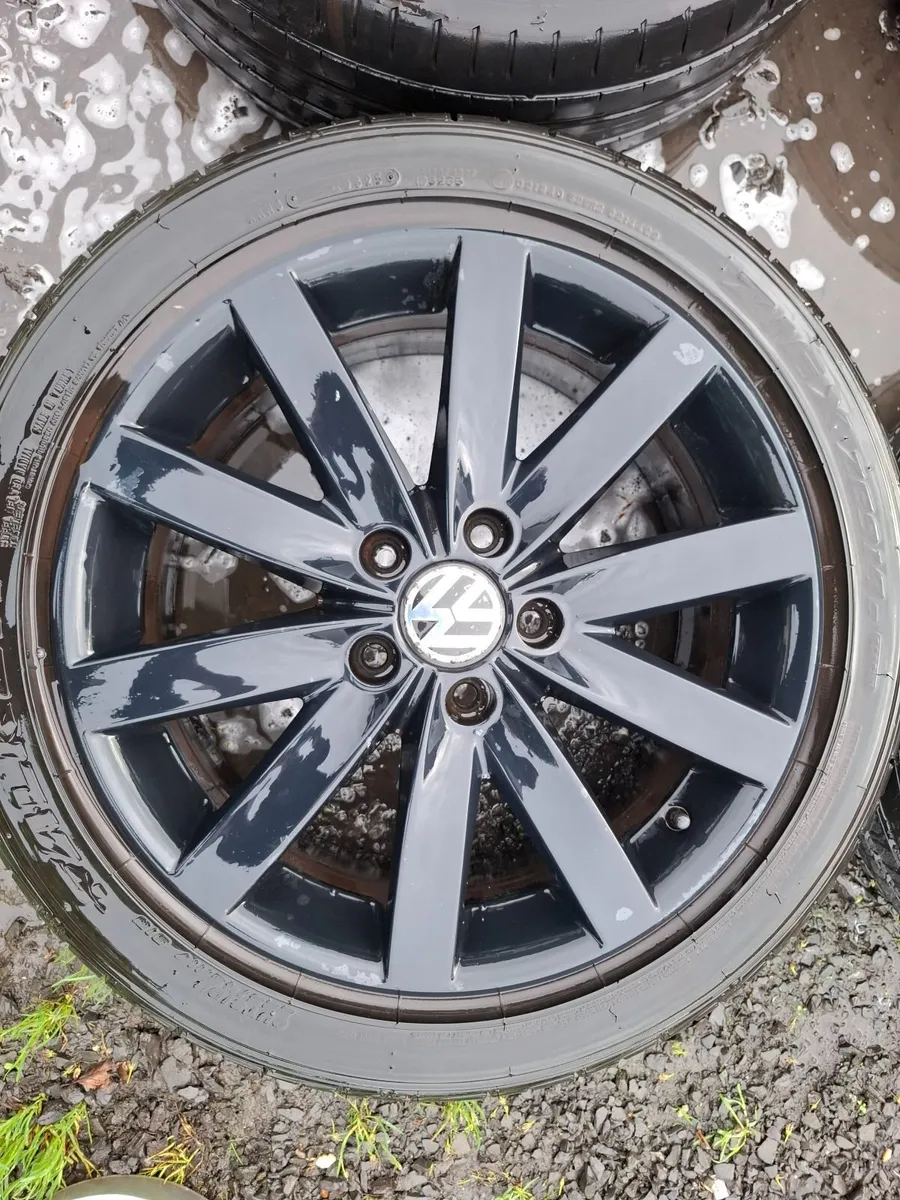 17" Genuine Vw Alloys with tyres - Image 1