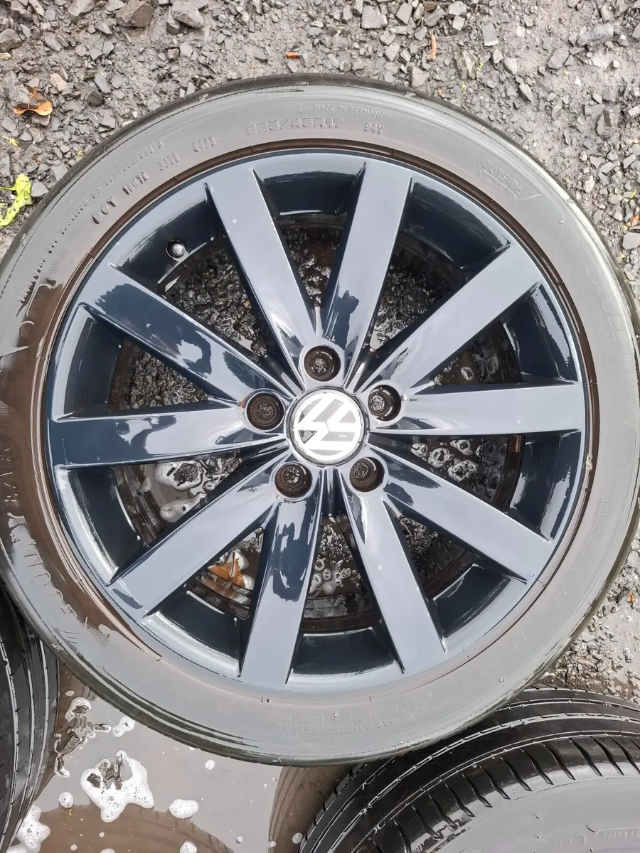 17" Genuine Vw Alloys with tyres - Image 3