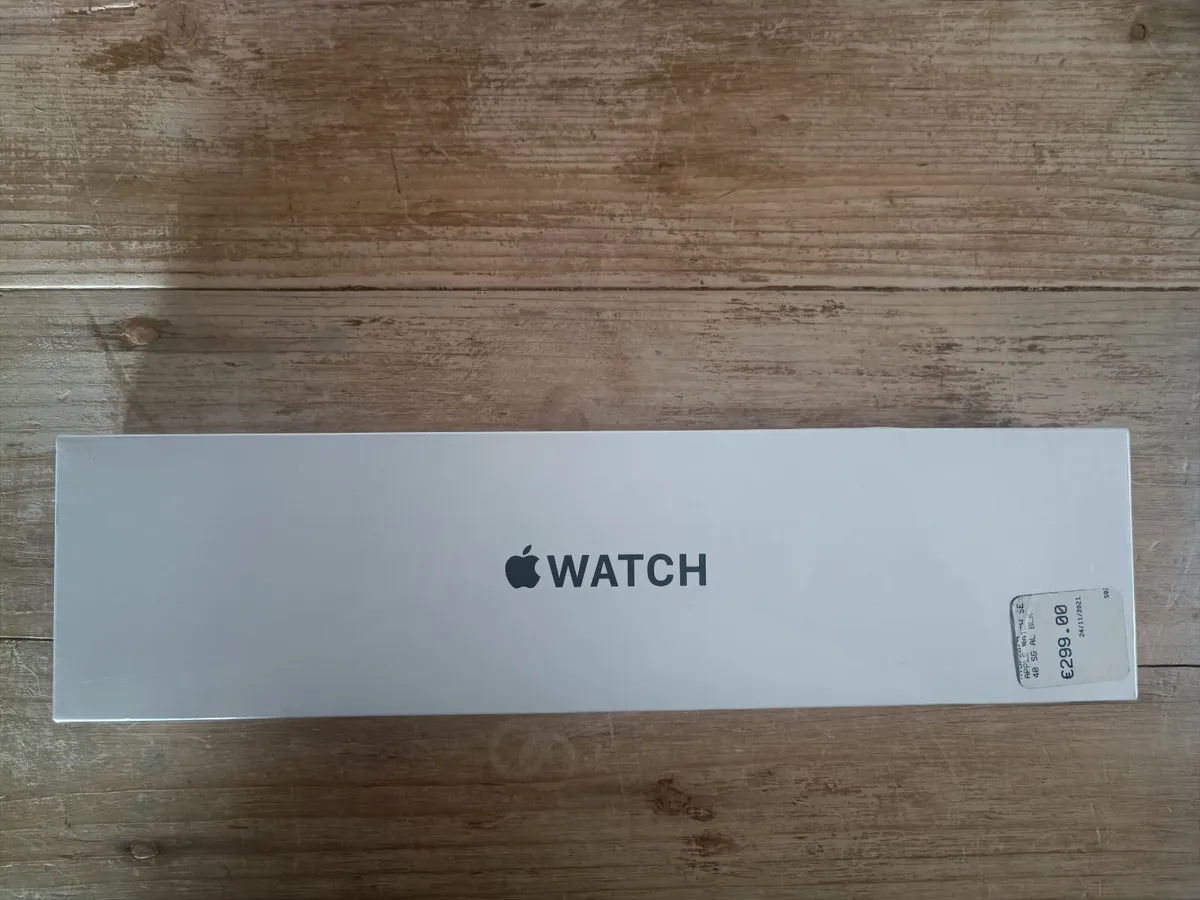 Apple watch - Image 1