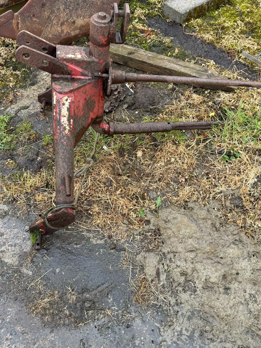 Bale lifter - Image 1