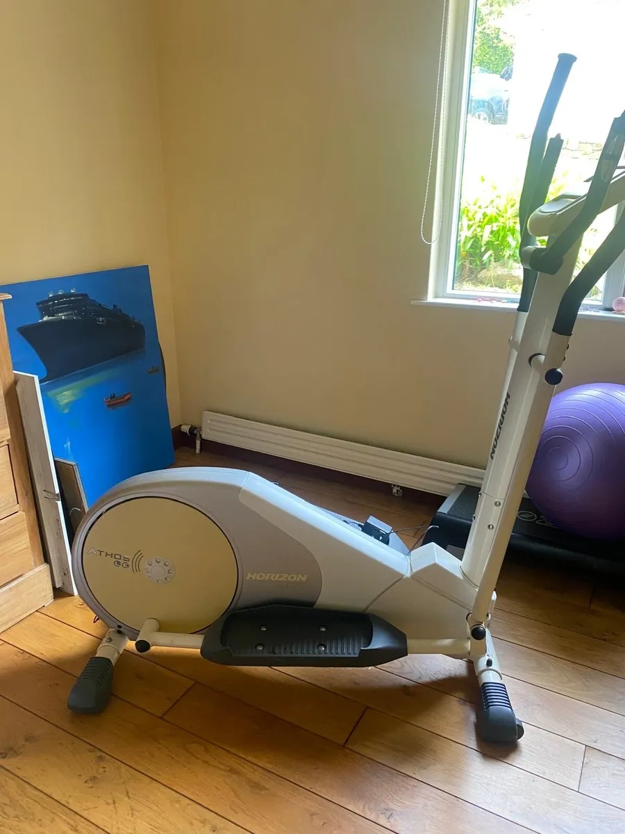 Cross trainer - Image 1