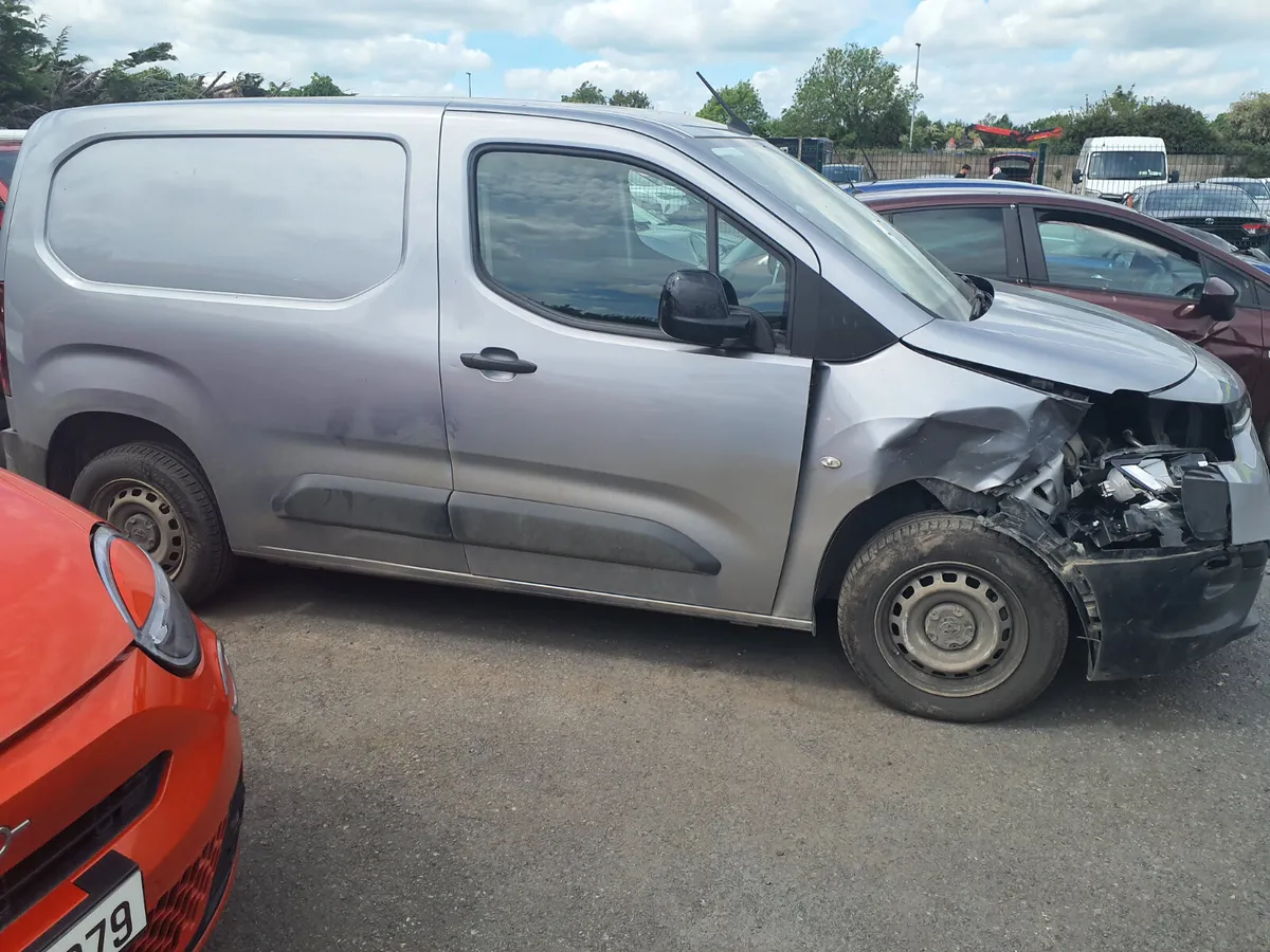 Toyota Proace City 2023 Driving - Image 3