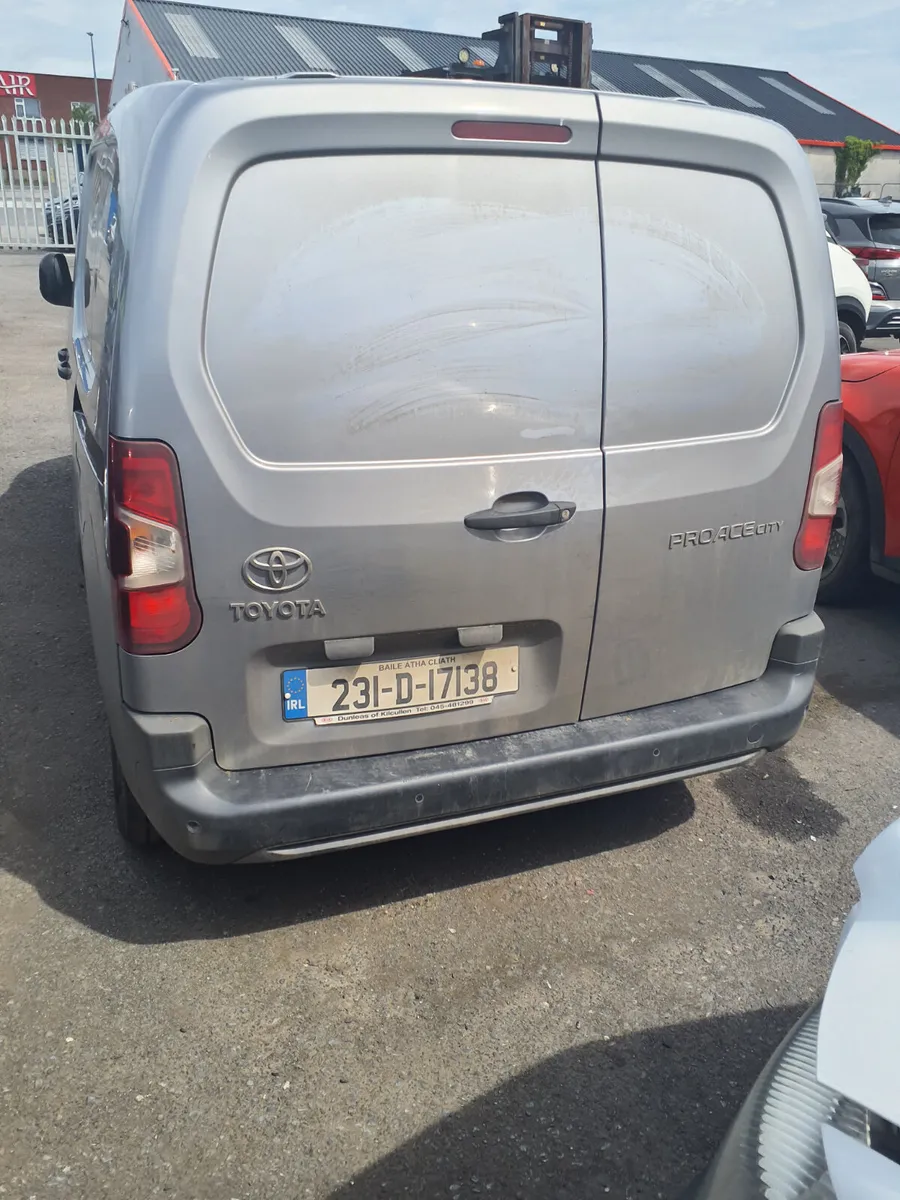 Toyota Proace City 2023 Driving - Image 4