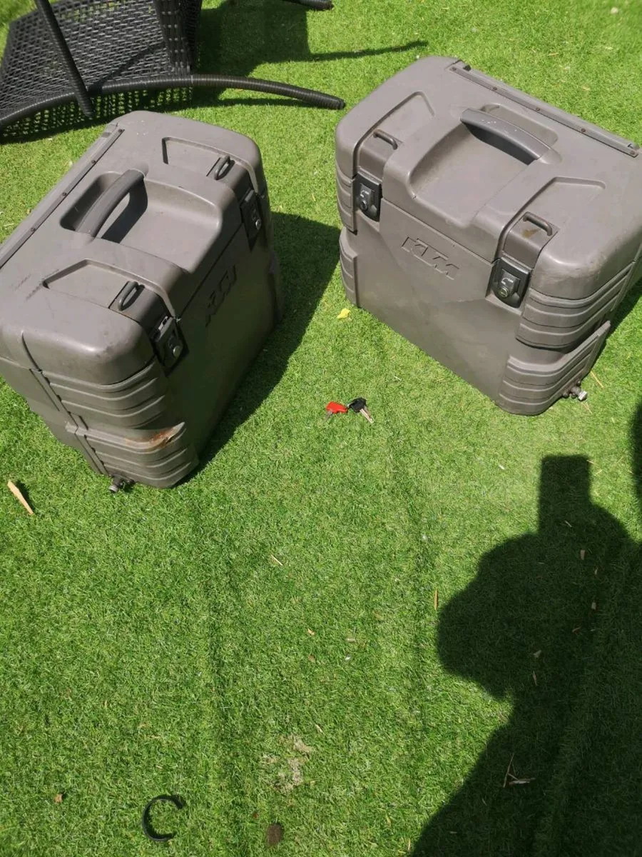 Motorcycle side panniers - Image 1