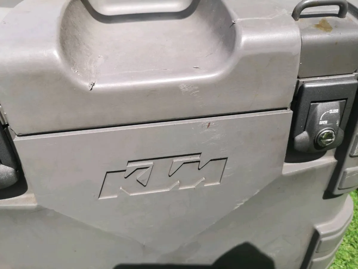 Motorcycle side panniers - Image 2