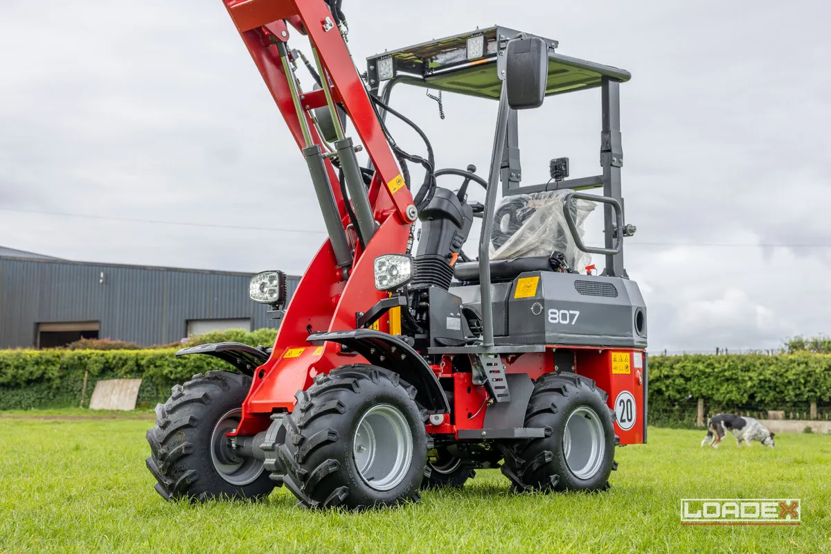Loadex 807+ Compact Loader Flex Cab - Image 3