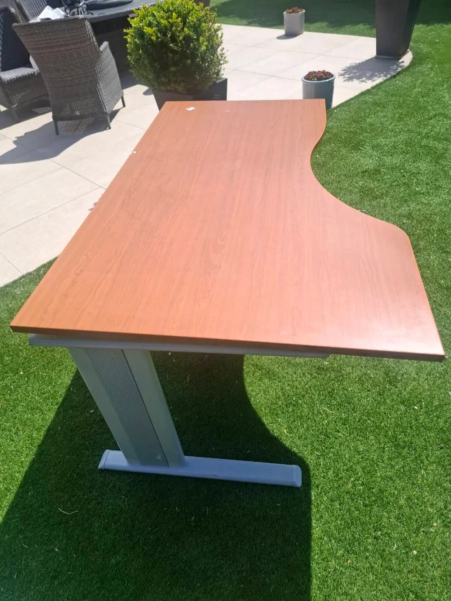 Office desk - Image 2