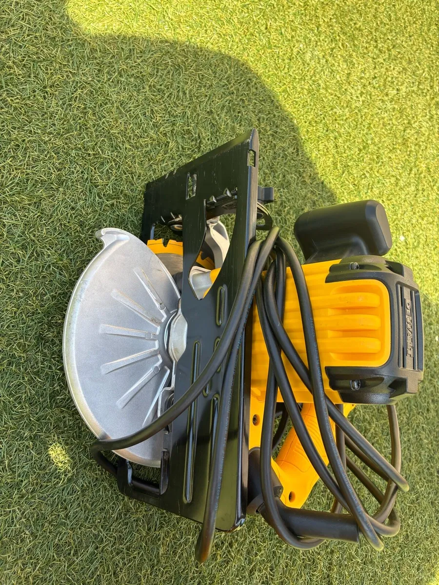 Dewalt DWE560 circular saw corded 185mm 1350w - Image 2