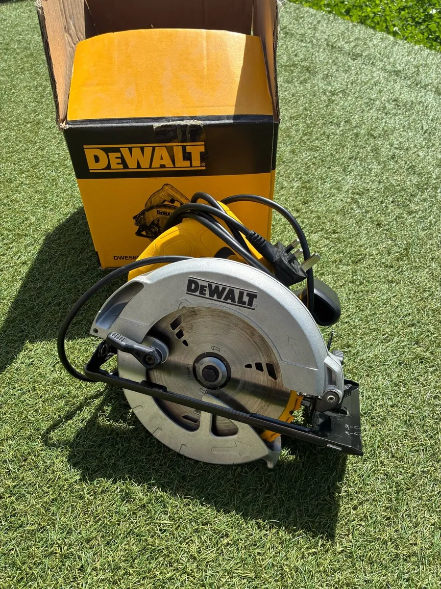 Dewalt DWE560 circular saw corded 185mm 1350w - Image 1