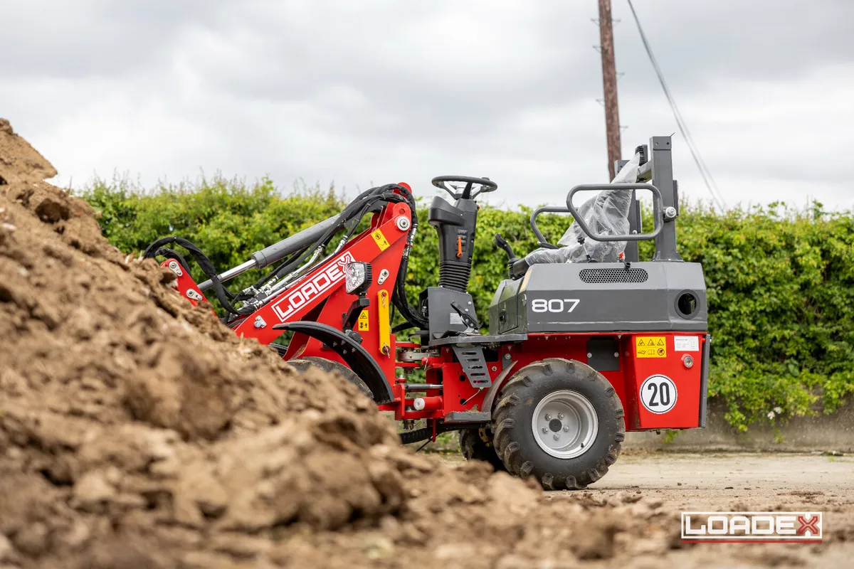 Loadex 807+ Compact Loader Flex Cab - Image 1