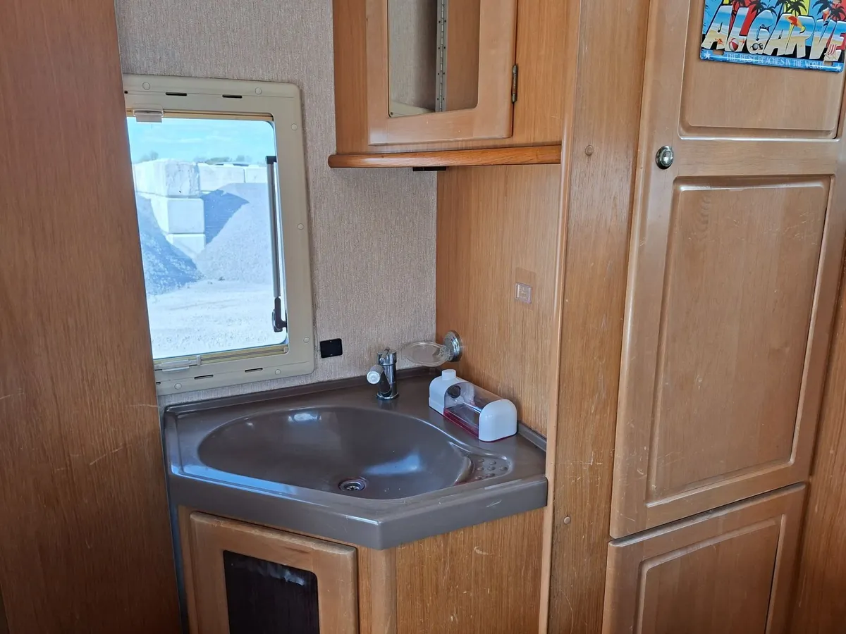 Motorhome A class - Image 3