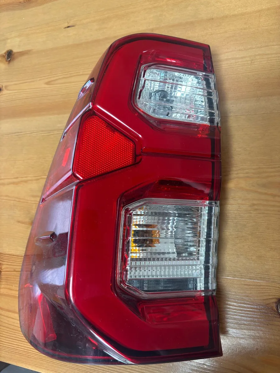 Hilux rear light - Image 1