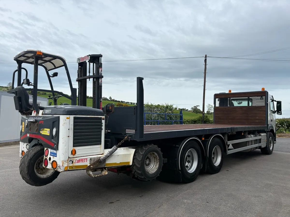 2016 Volvo FM11 330 6x2 Flatbed C/w Moffett Kit - Image 3