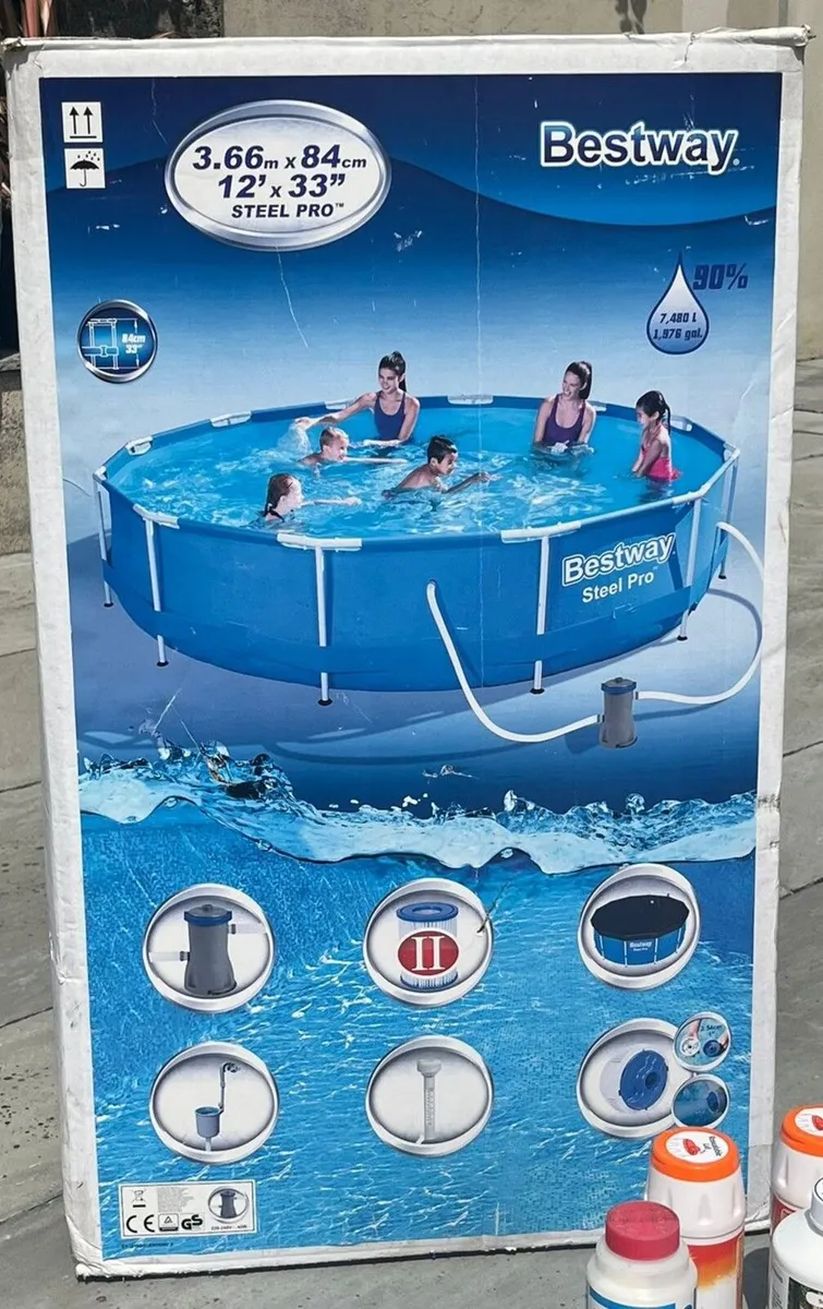 12 ft swimming pool AS NEW + €60 of extras €125 - Image 3