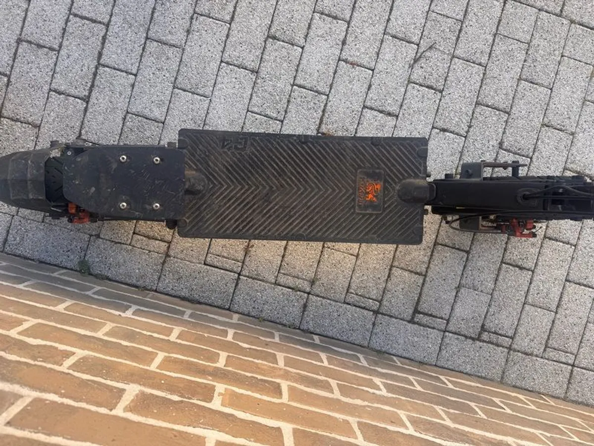 Kukirin G4 electric scooter - Image 4