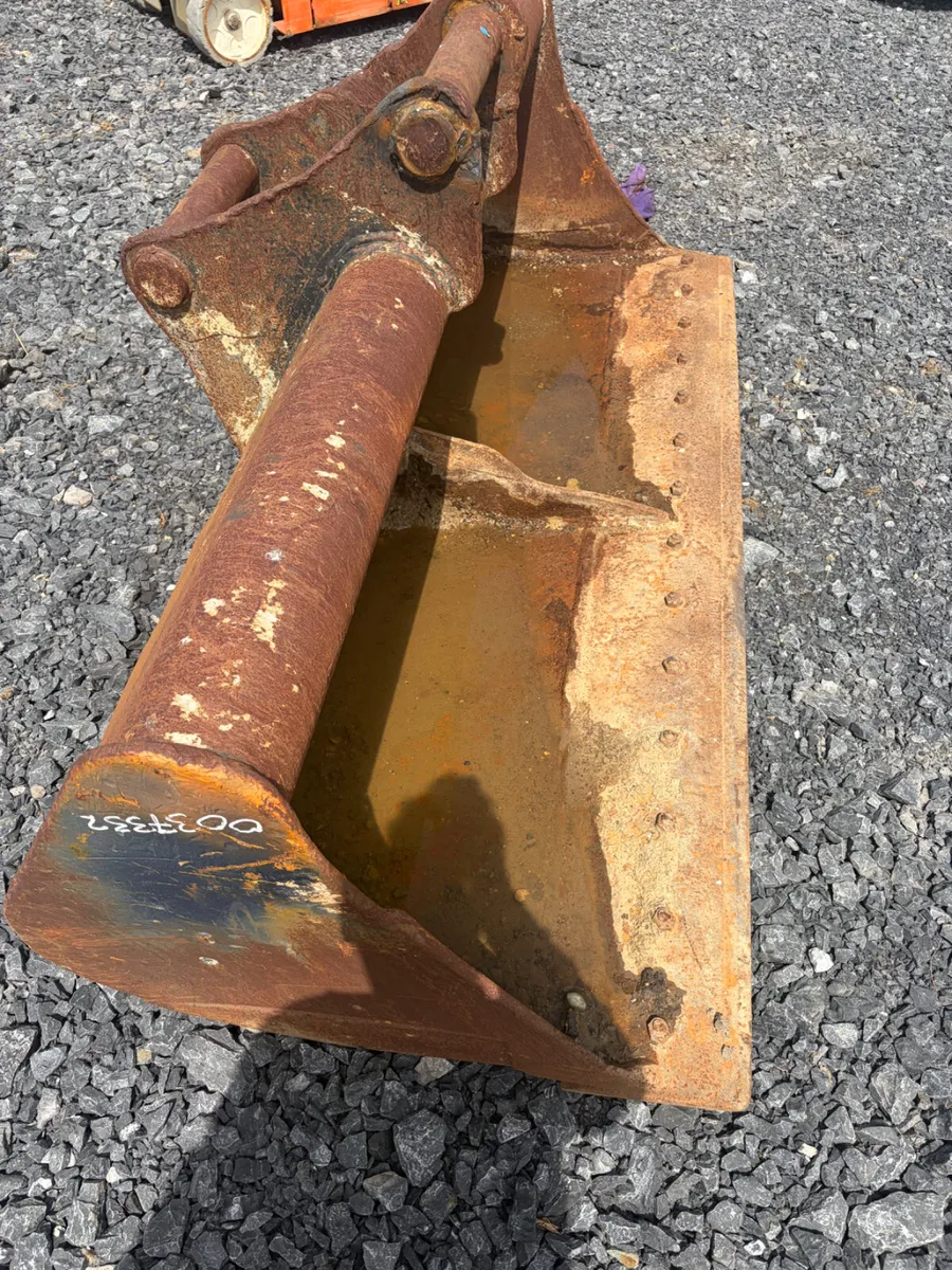 Good 7ft grading bucket 80mm pins suit 20t digger - Image 2