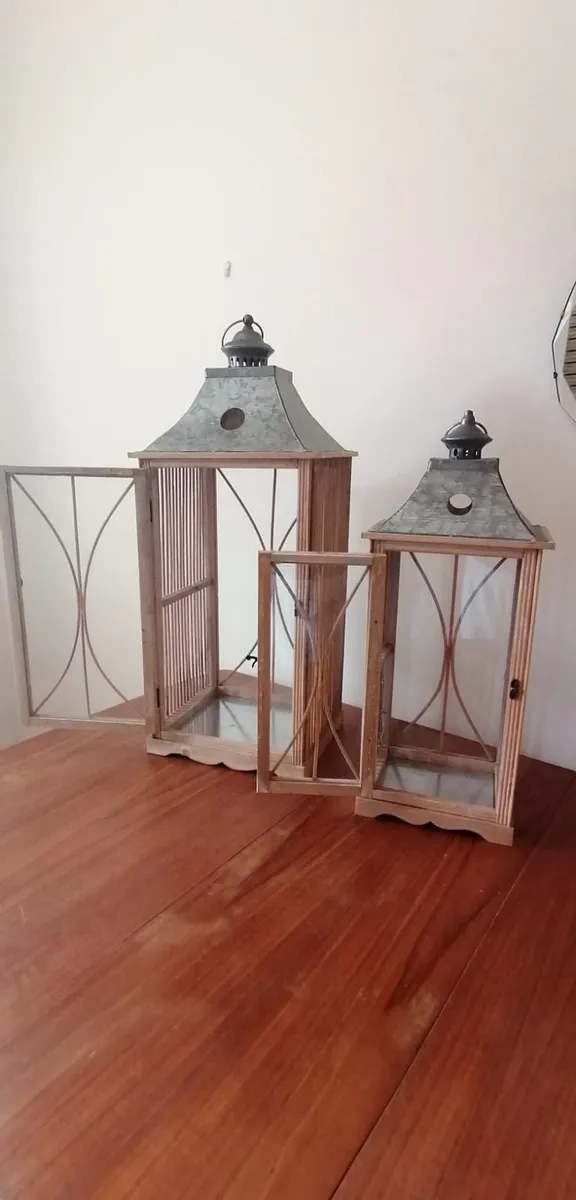 Hurricane lamps - Image 1