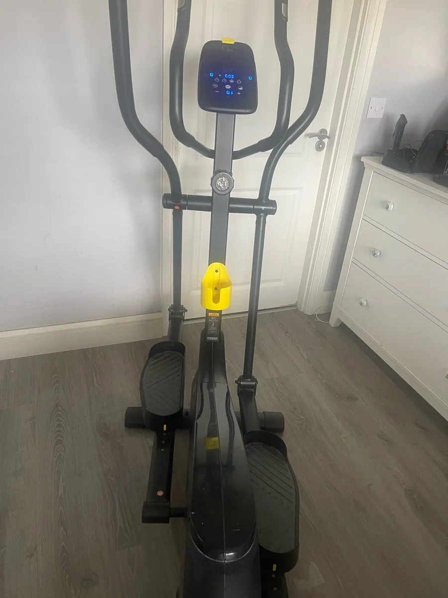Decathlon Domyos cross trainer 520 - Image 1