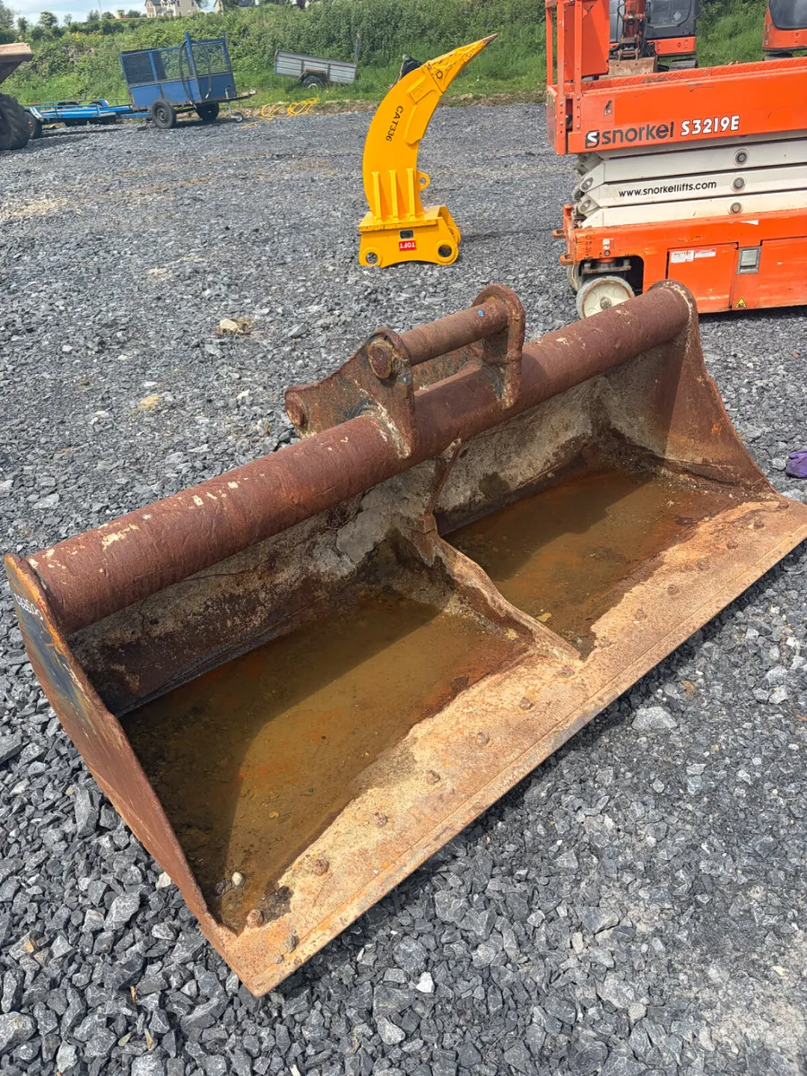 Good 7ft grading bucket 80mm pins suit 20t digger - Image 1