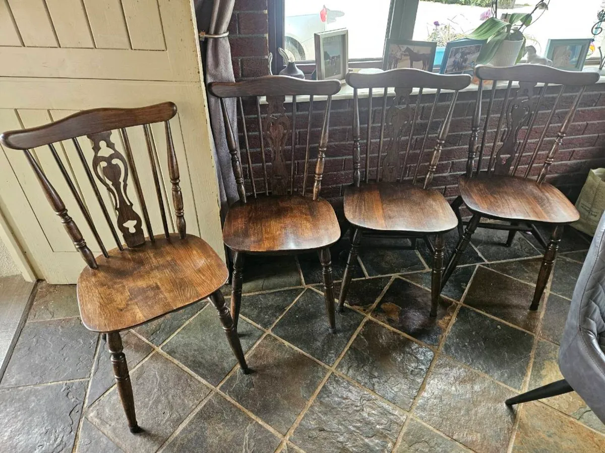 4 Kitchen/Dining Chairs - Image 1