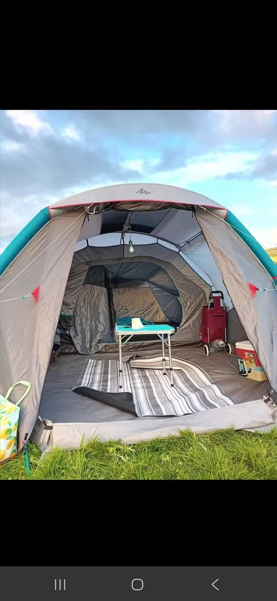 4 man air tent, used once!! - Image 2