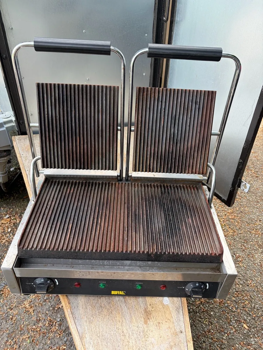 Buffalo Double Contact Panini Grill - Image 2