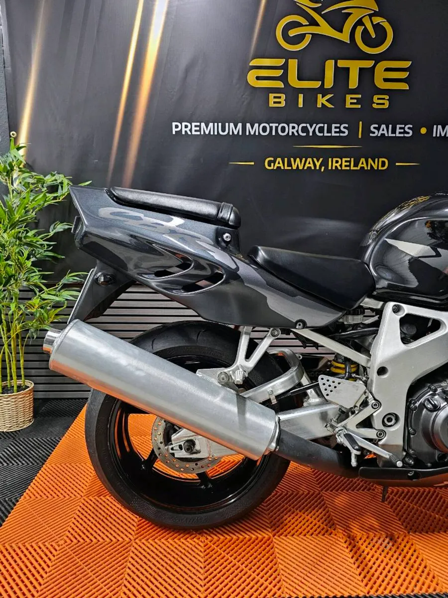 CBR 900RR Fireblade - Image 3