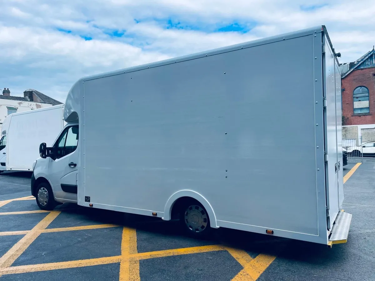 2022 Renault Master 4.5m Low Loader Van - Image 2