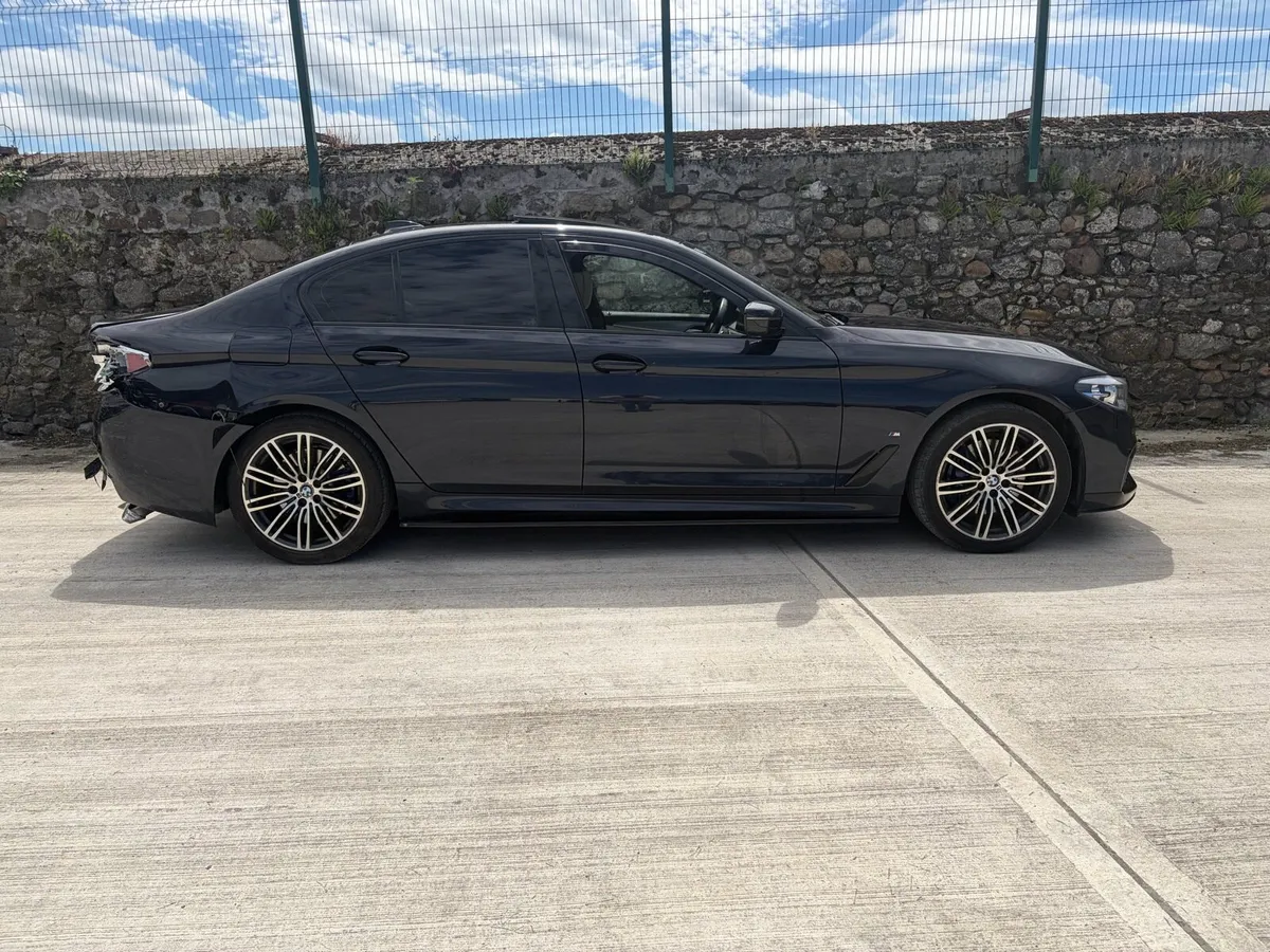 192 BMW 530E M-SPORT - Image 3