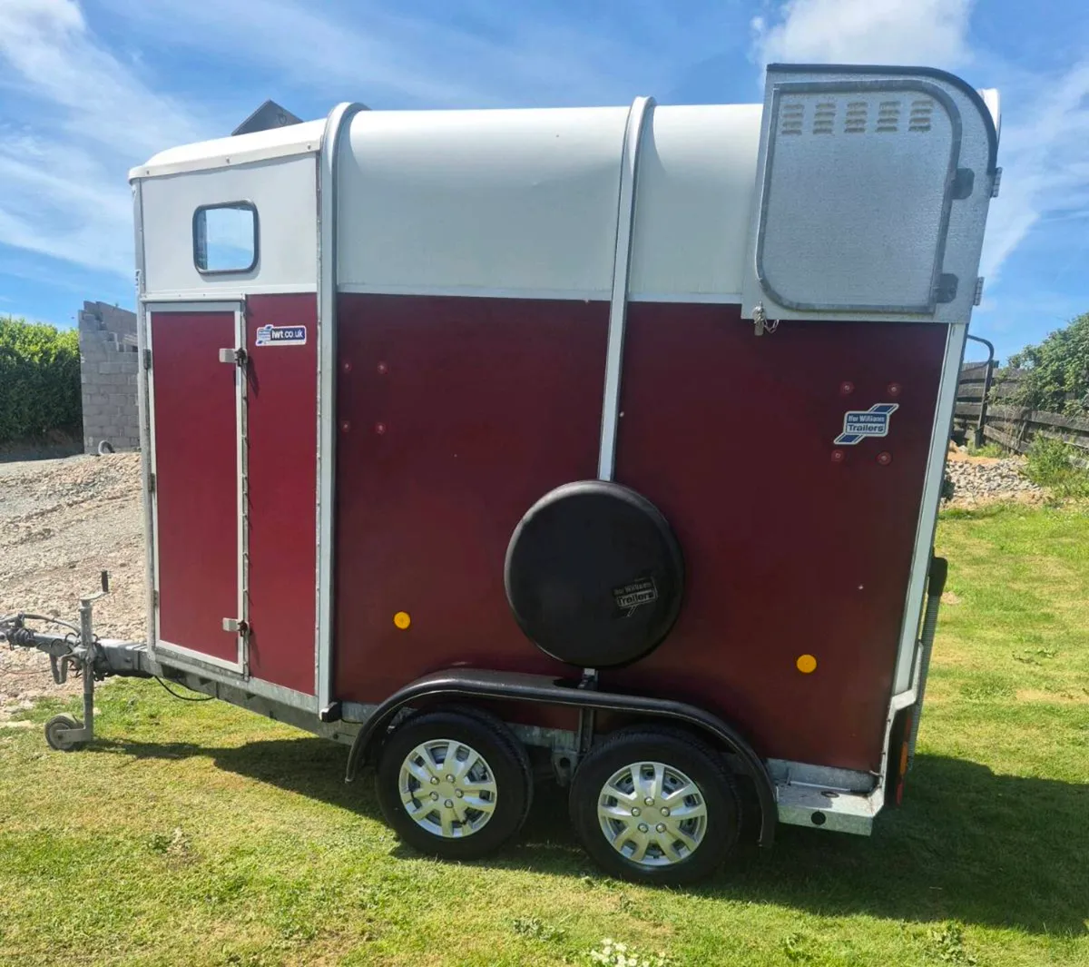 Ifor williams 401 Horsebox as new - Image 4