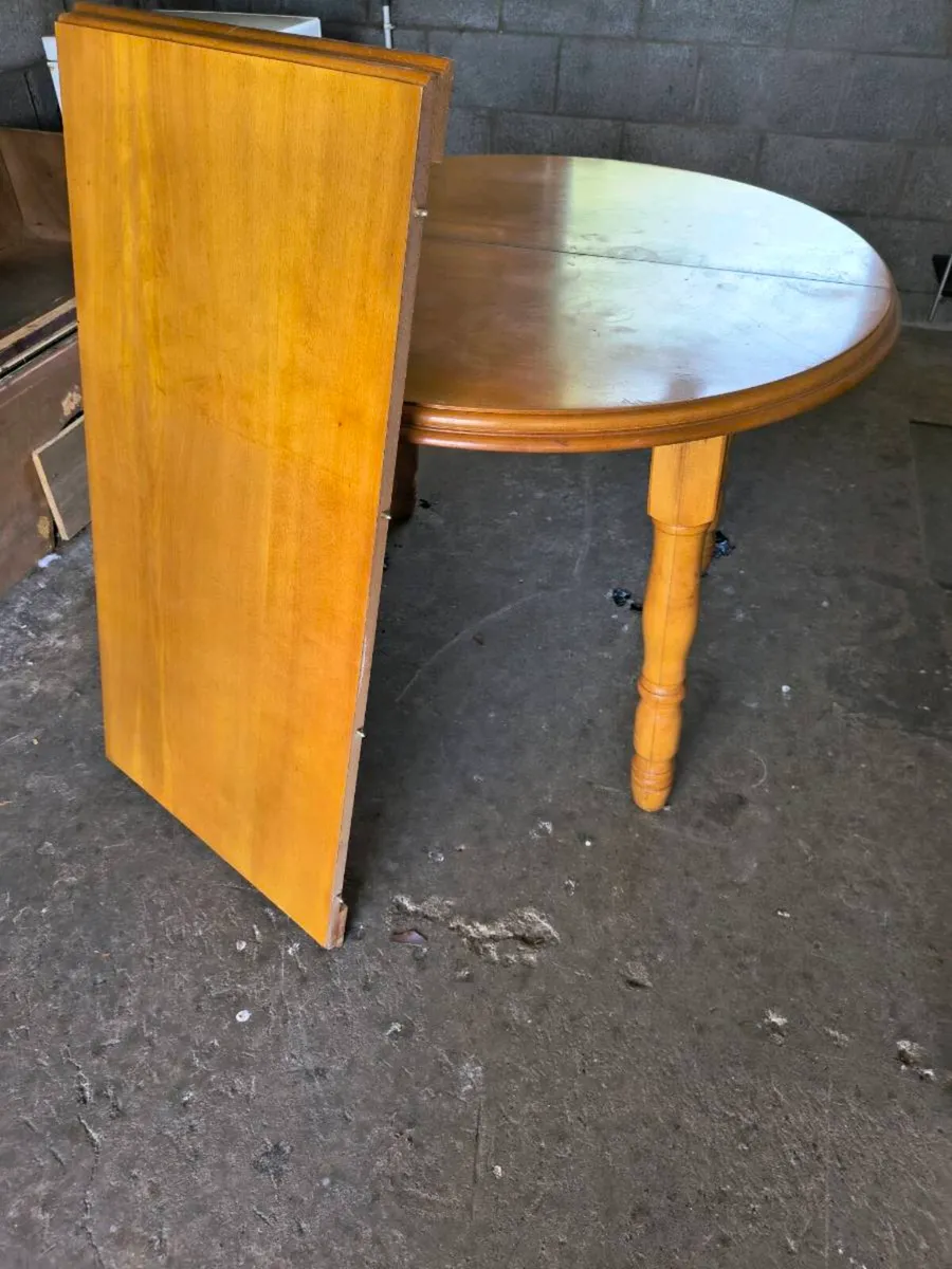 Dining table - Image 4