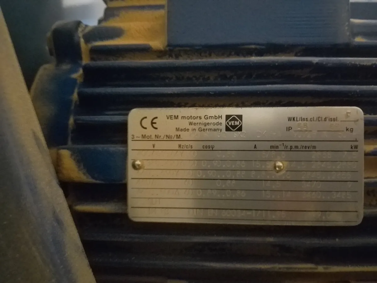 4 Bag Dust Extraction with Ducting - Image 2